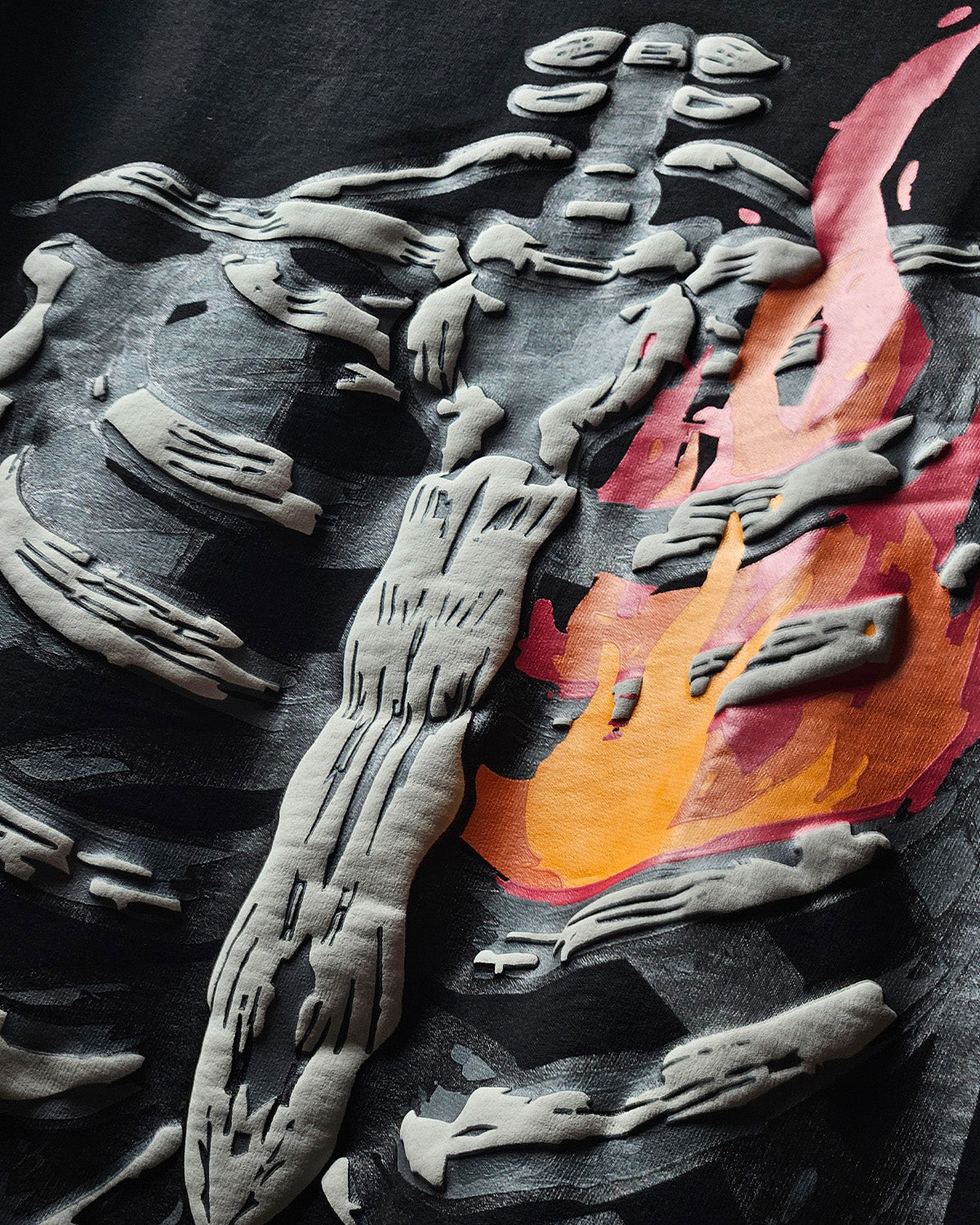 BLACK RIBS ON FIRE T-SHIRT