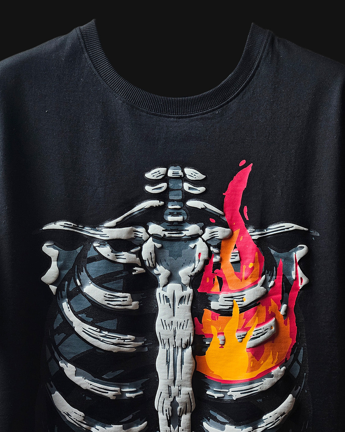 BLACK RIBS ON FIRE T-SHIRT