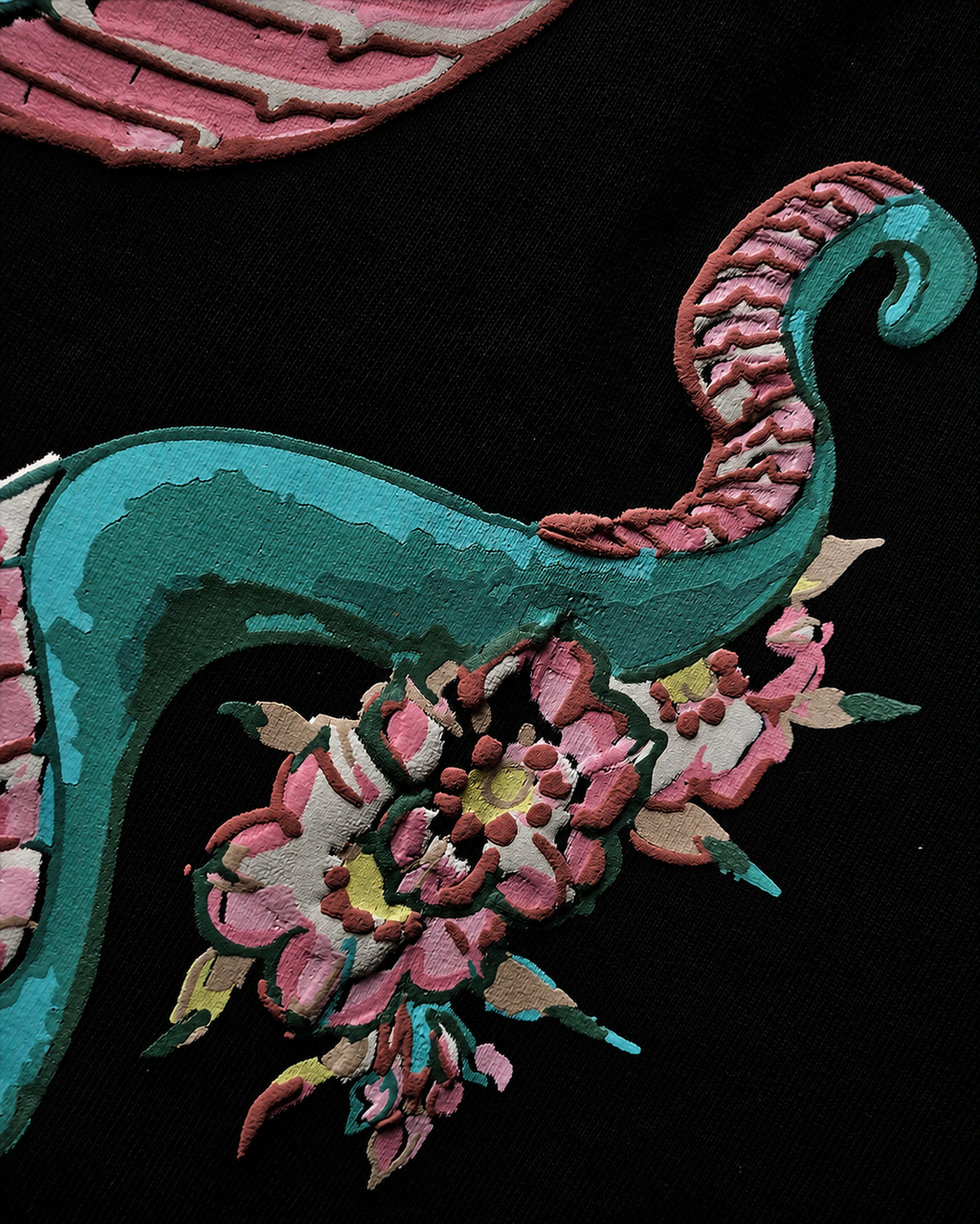 BLACK FORBIDDEN SERPENT BLOOM T-SHIRT